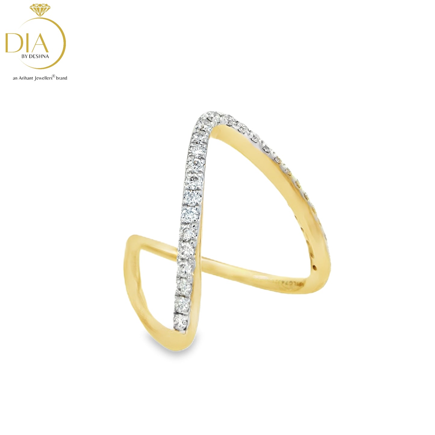 Splendid V-shaped Diamond Ring