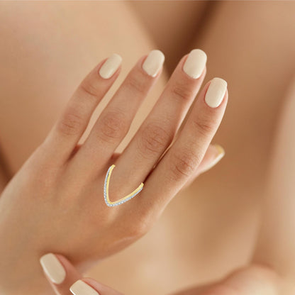 Splendid V-shaped Diamond Ring
